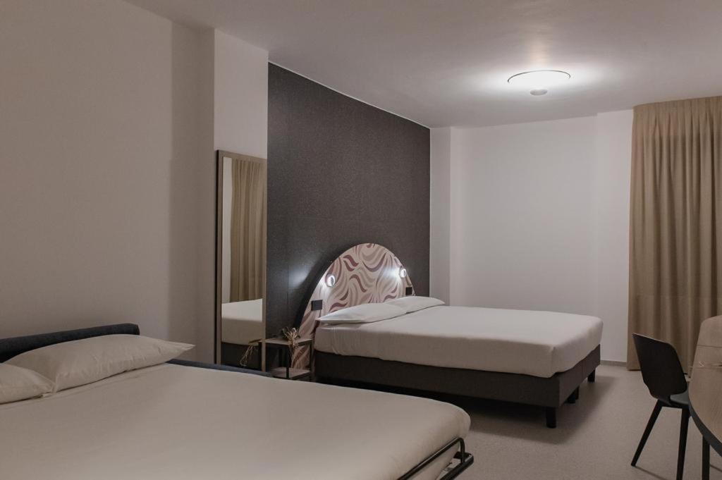 Hub Hotel グッビオ エクステリア 写真