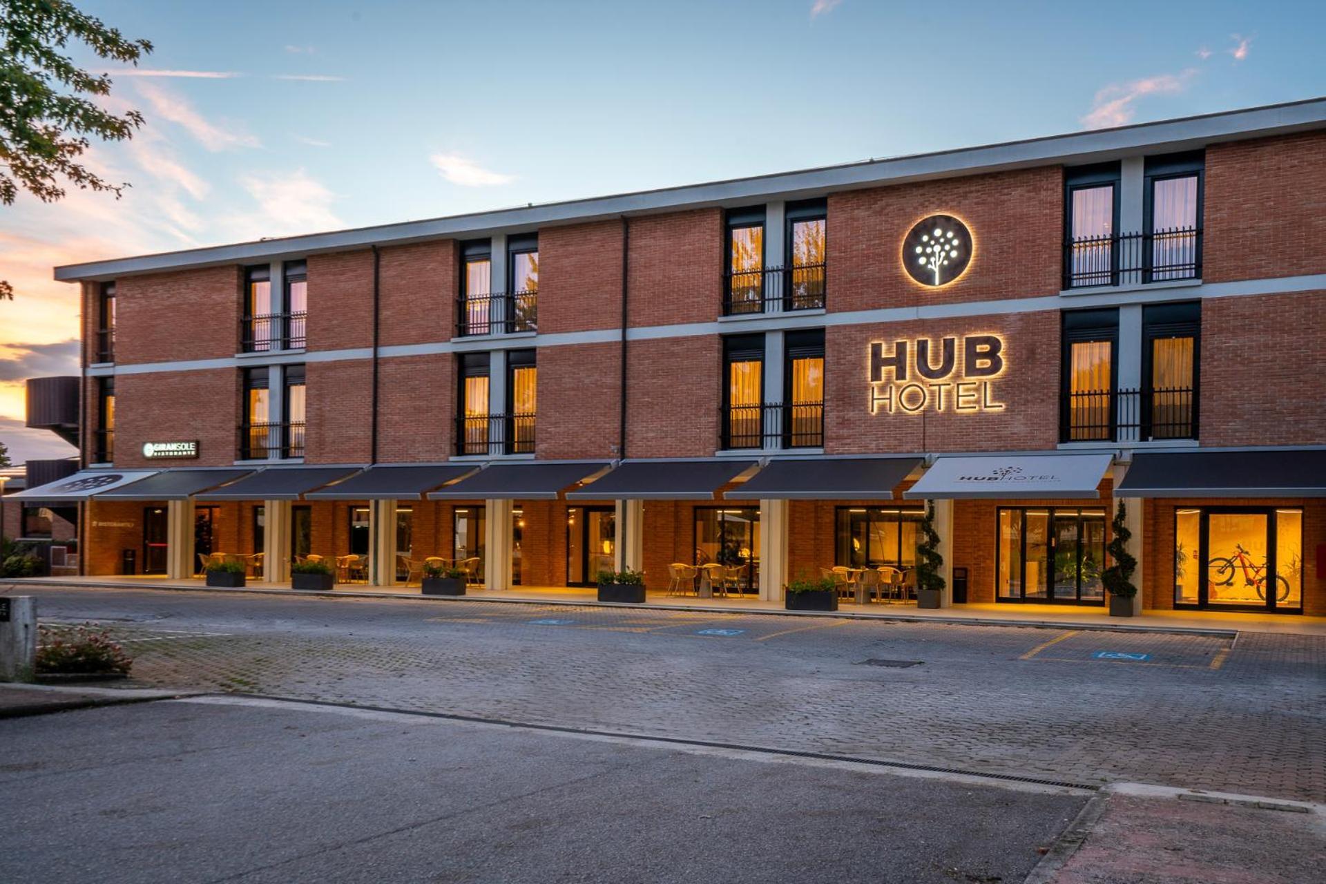Hub Hotel グッビオ エクステリア 写真