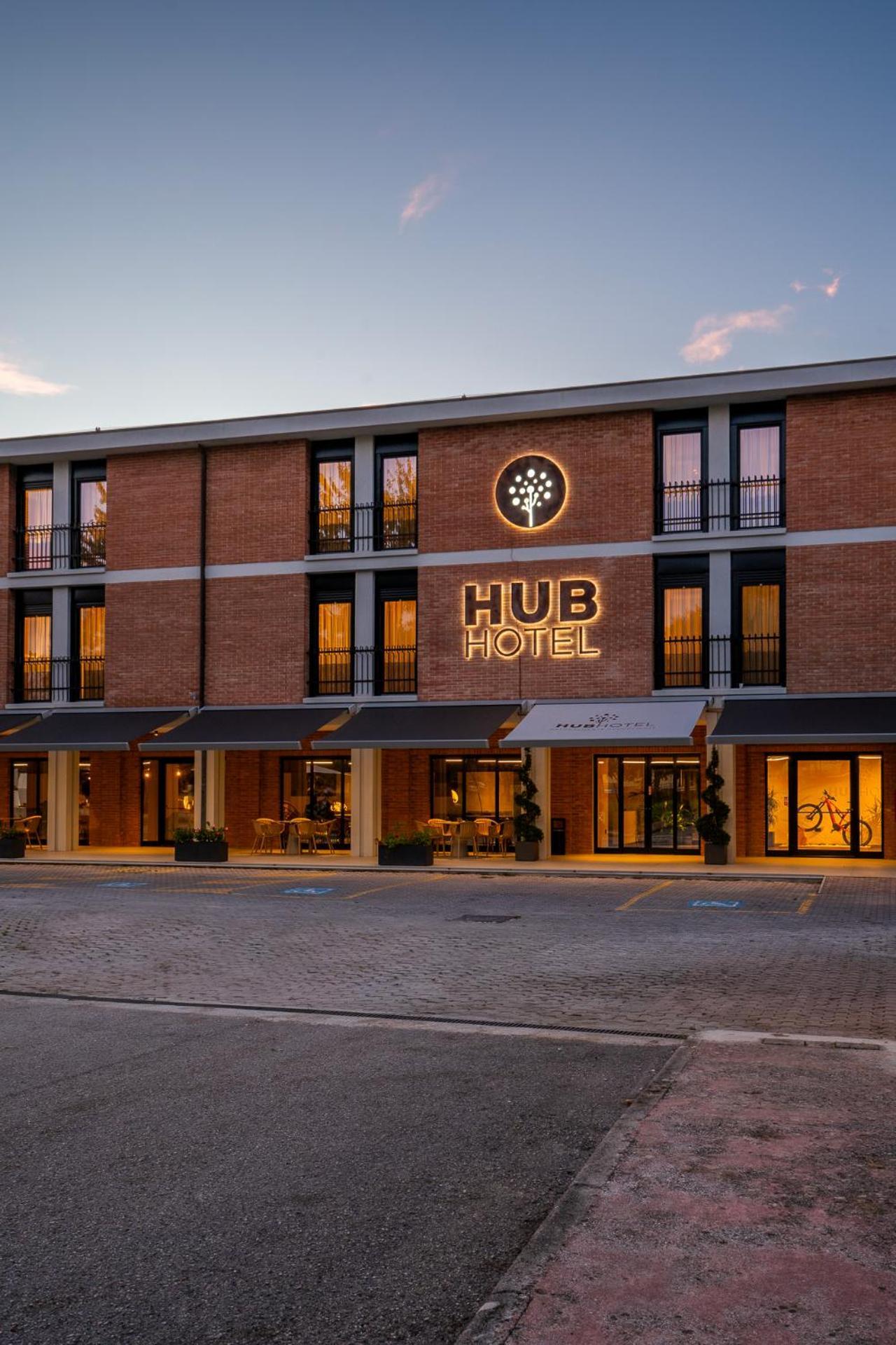 Hub Hotel グッビオ エクステリア 写真