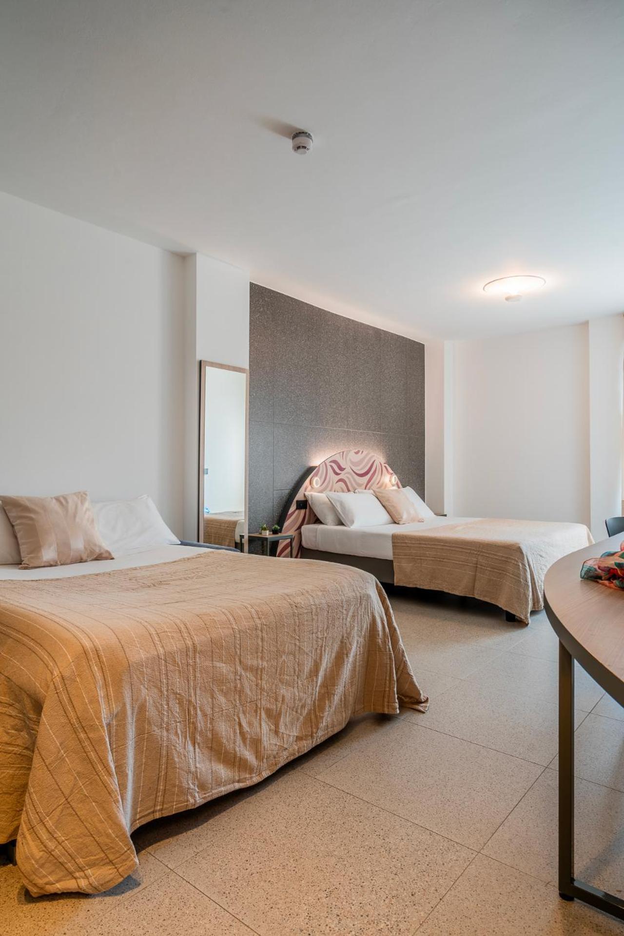 Hub Hotel グッビオ エクステリア 写真